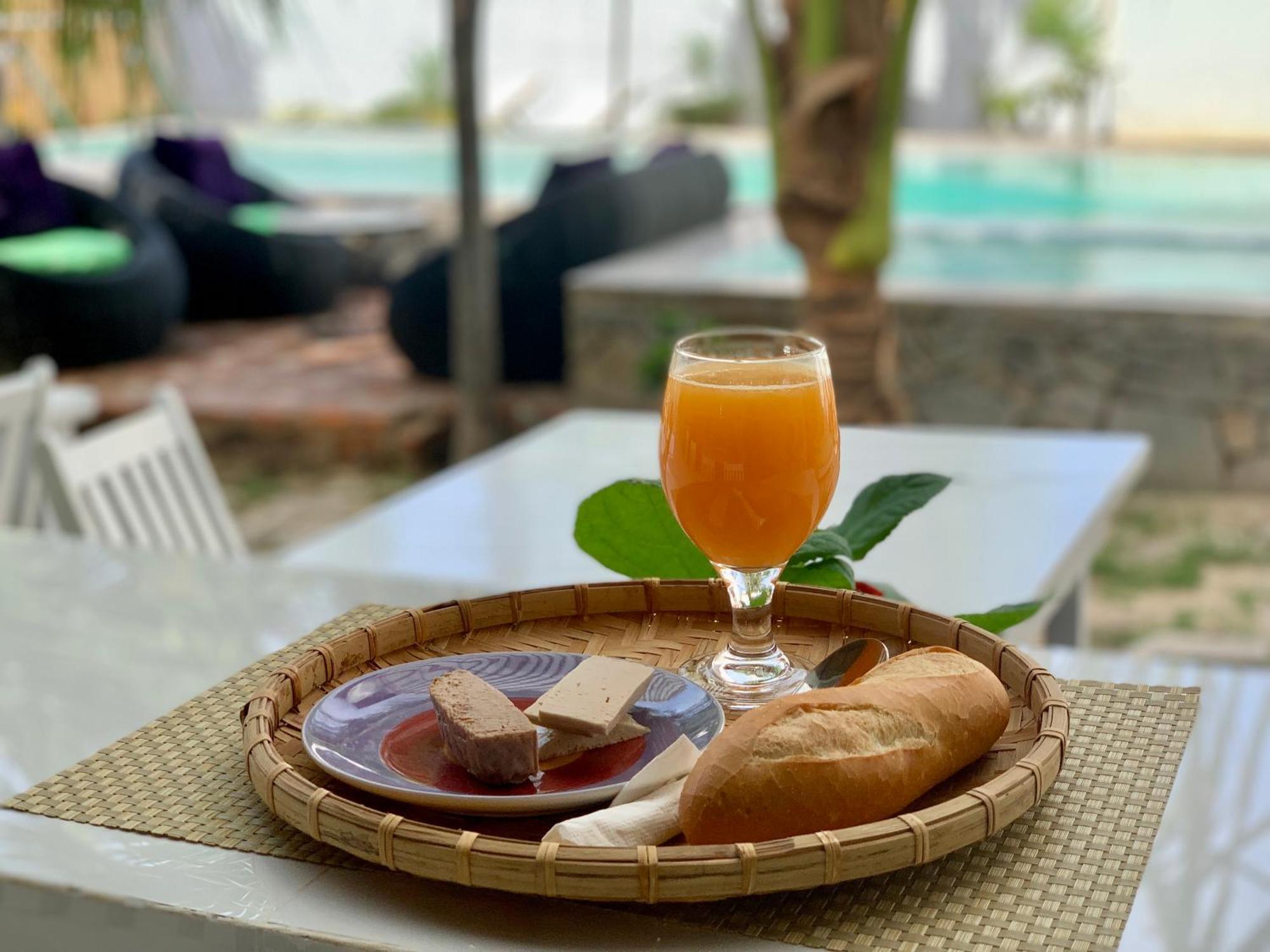 Hotel A L Y S S A Seaside Muine Mui Ne Zewnętrze zdjęcie