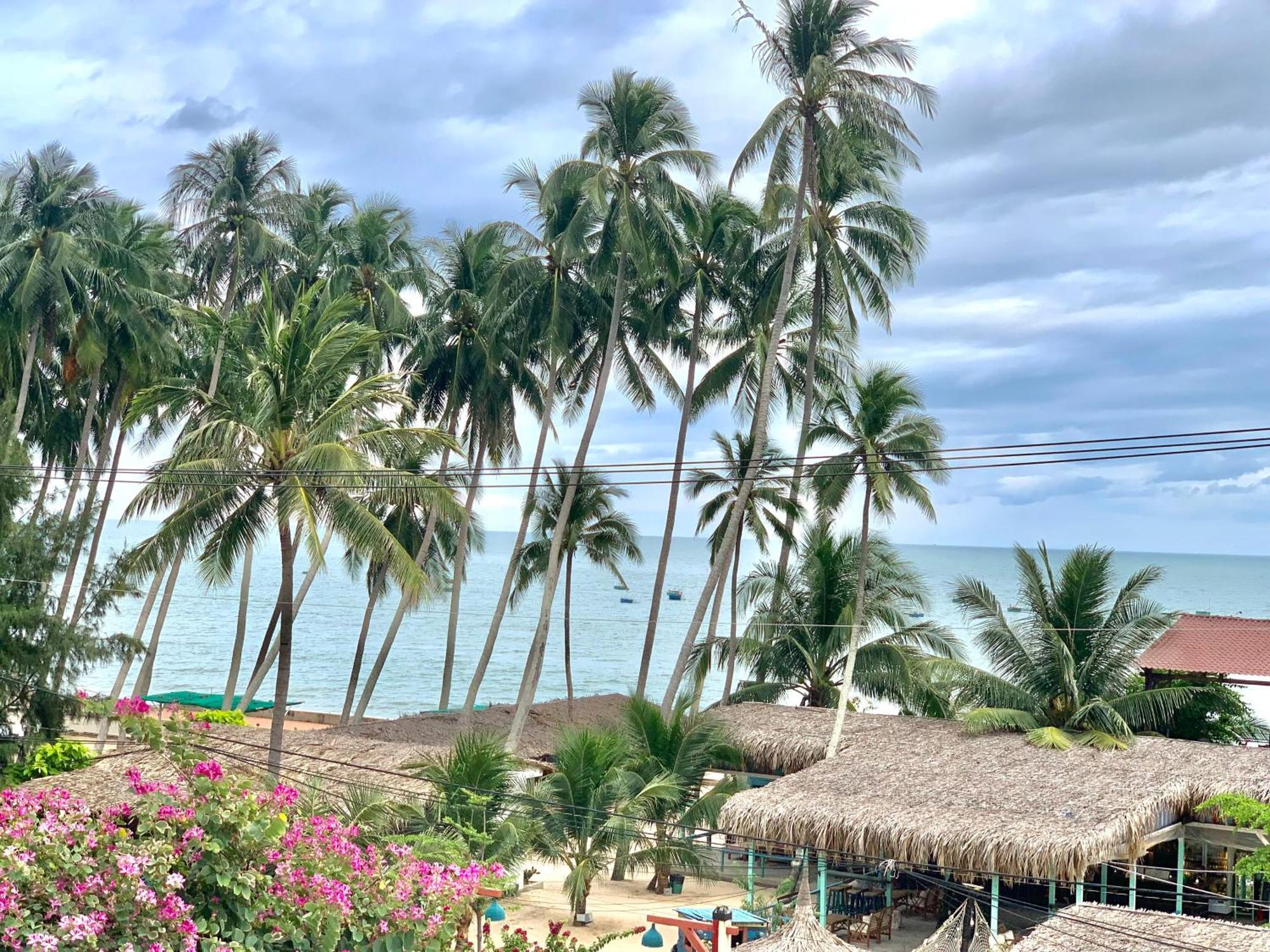 Hotel A L Y S S A Seaside Muine Mui Ne Zewnętrze zdjęcie